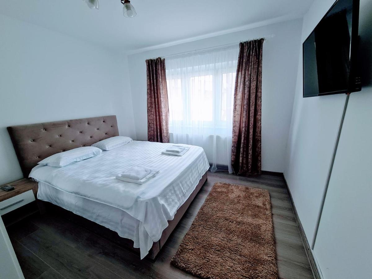 Spy Apartment Hateg Ngoại thất bức ảnh