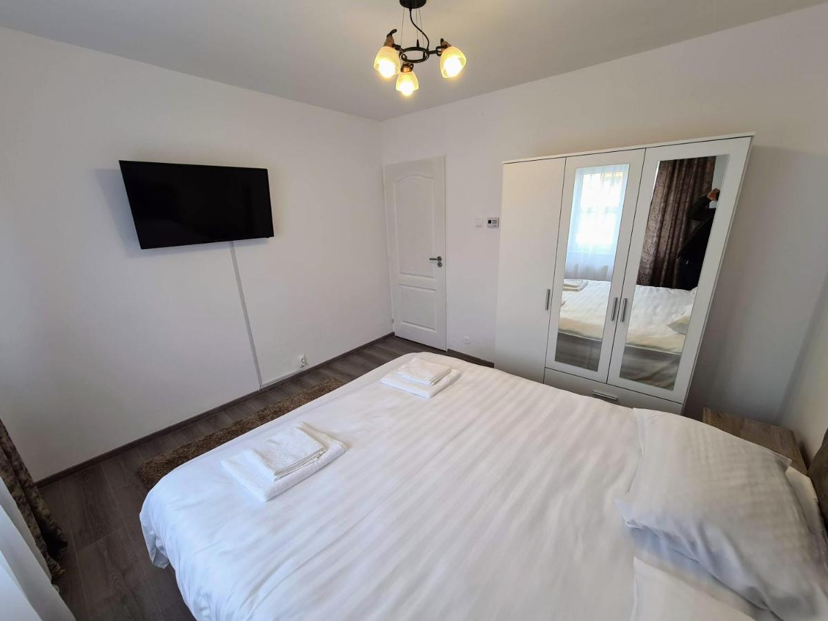 Spy Apartment Hateg Ngoại thất bức ảnh