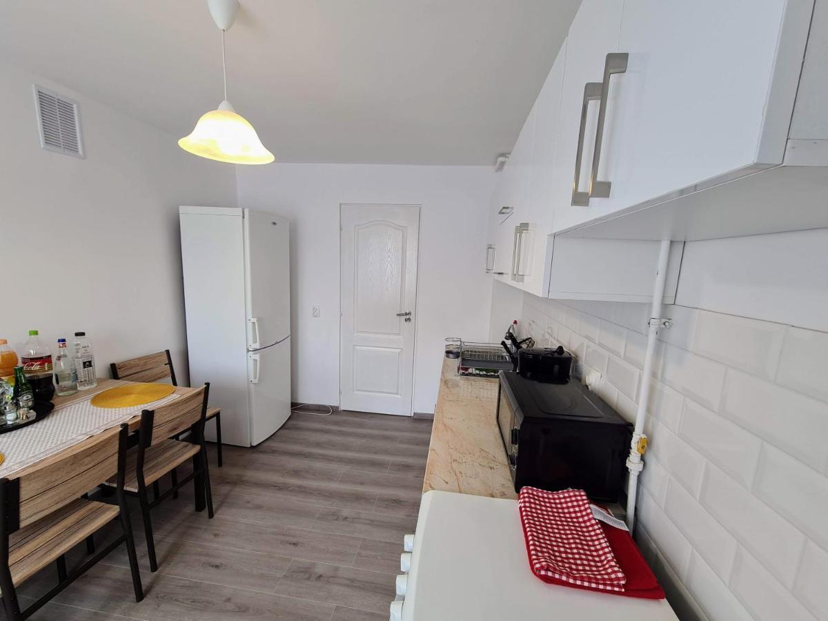 Spy Apartment Hateg Ngoại thất bức ảnh