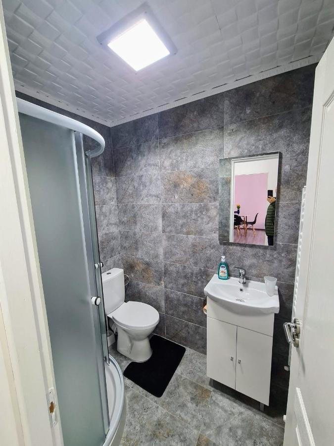 Spy Apartment Hateg Ngoại thất bức ảnh