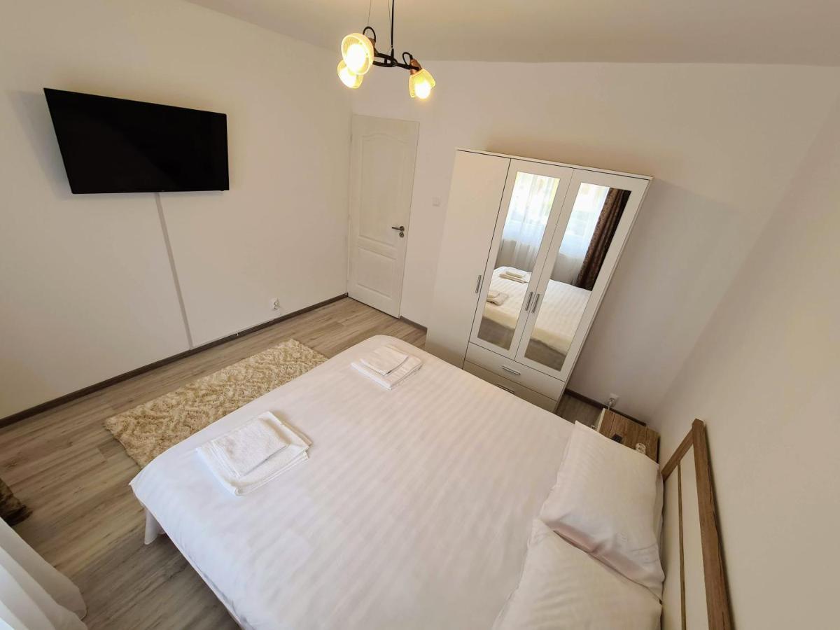 Spy Apartment Hateg Ngoại thất bức ảnh